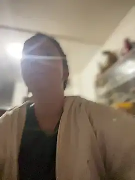 Snapshot of Cloew_Marz chatting on February 5, 2026, 12:26 am Cloew Marz online show from February 5, 2026, 12:26 am