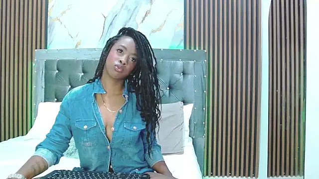 Snapshot of AshleyMontana chatting on December 21, 2025, 2:46 pm AshleyMontana online show from December 21, 2025, 2:46 pm