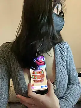 Lilisa miu online show from February 5, 2025, 7:10 pm