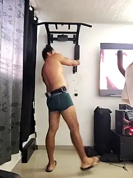 Snapshot of LatinMar chatting on February 11, 2026, 12:43 pm LatinMar online show from February 11, 2026, 12:43 pm