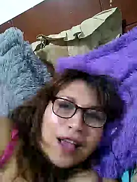 Kazsandraa online show from February 4, 2025, 6:06 pm