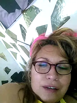 Kazsandraa online show from March 22, 2025, 5:31 pm