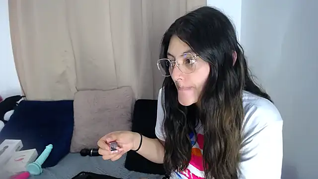 Snapshot of lessliee22_ chatting on April 13, 2026, 9:04 am lessliee22 online show from April 13, 2026, 9:04 am