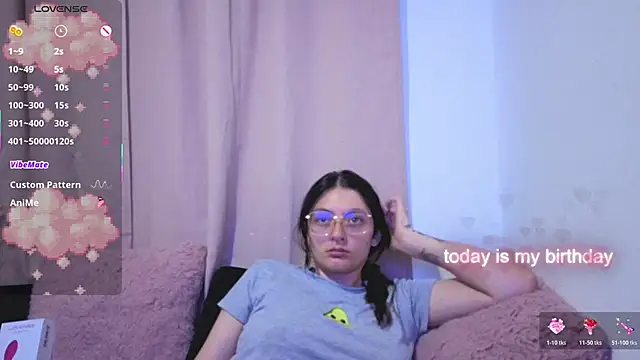 Snapshot of lessliee22_ chatting on May 19, 2026, 7:37 am lessliee22 online show from May 19, 2026, 7:37 am