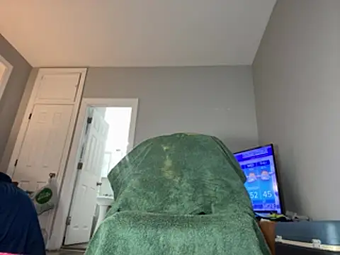 Snapshot of ChiRaqb8 chatting on February 13, 2026, 11:50 am ChiRaqb8 online show from February 13, 2026, 11:50 am