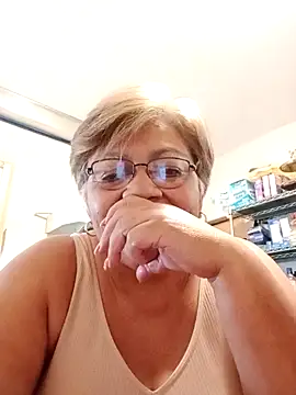 Snapshot of Madrastrahot69 chatting on March 5, 2026, 7:43 pm Madrastrahot69 online show from March 5, 2026, 7:43 pm