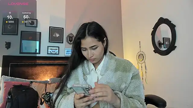 Snapshot of lara_madisson chatting on September 12, 2025, 12:11 am lara madisson online show from September 12, 2025, 12:11 am