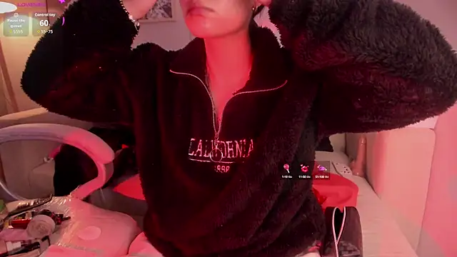Snapshot of lara_madisson chatting on September 21, 2025, 5:53 am lara madisson online show from September 21, 2025, 5:53 am