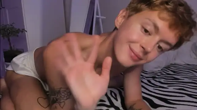 agelandreww online show from October 26, 2025, 9:21 pm