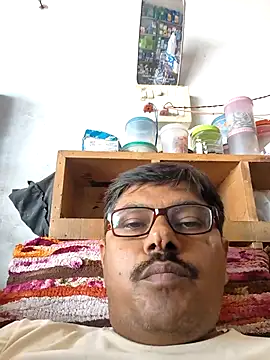 Snapshot of Srmotrs chatting on October 5, 2025, 6:45 am Srmotrs online show from October 5, 2025, 6:45 am