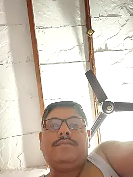 Srmotrs online show from November 3, 2025, 6:31 pm