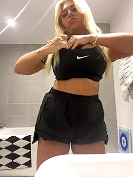 Snapshot of Arabellalee23 chatting on December 4, 2024, 2:04 pm Arabellalee23 online show from December 4, 2024, 2:04 pm