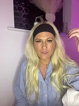 Snapshot of Arabellalee23 chatting on January 7, 2025, 11:14 pm Arabellalee23 online show from January 7, 2025, 11:14 pm