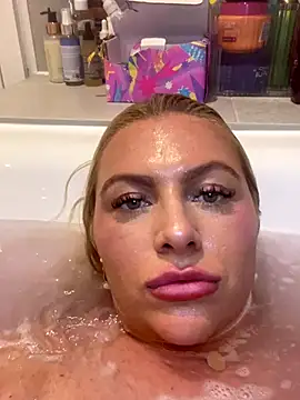 Snapshot of Arabellalee23 chatting on January 6, 2026, 8:45 pm Arabellalee23 online show from January 6, 2026, 8:45 pm