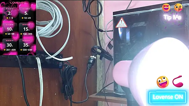 Snapshot of escarlett_hott chatting on September 13, 2025, 2:55 am escarlett hott online show from September 13, 2025, 2:55 am