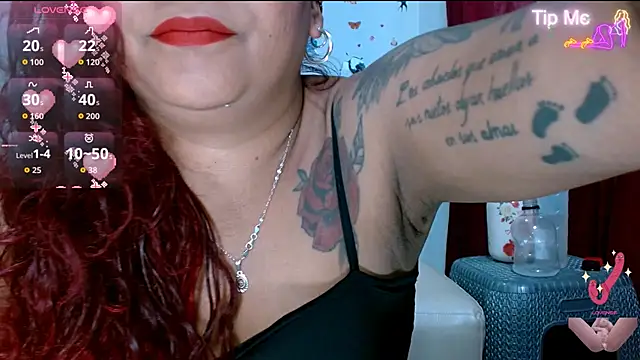 Snapshot of escarlett_hott chatting on July 24, 2026, 10:08 pm escarlett hott online show from July 24, 2026, 10:08 pm