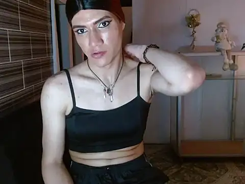 luna grans 777 online show from February 9, 2025, 10:00 pm