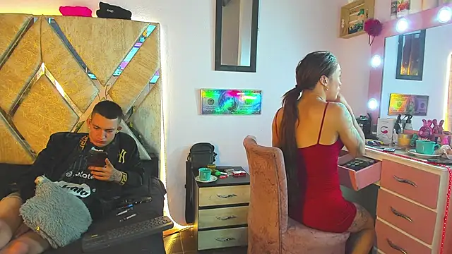 parejacaliente20154 online show from November 14, 2025, 9:08 am