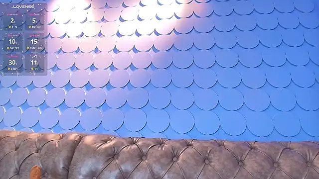 Snapshot of Leamonroe__ chatting on February 23, 2025, 2:46 pm Leamonroe online show from February 23, 2025, 2:46 pm