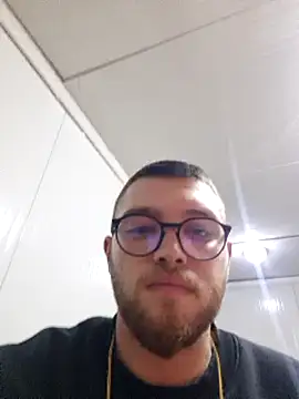 Snapshot of Franso13 chatting on December 30, 2024, 9:19 pm Franso13 online show from December 30, 2024, 9:19 pm