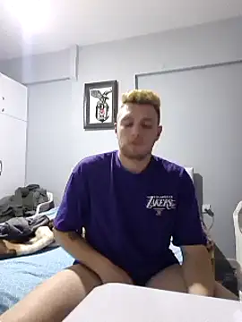 Snapshot of Franso13 chatting on March 3, 2025, 10:10 pm Franso13 online show from March 3, 2025, 10:10 pm