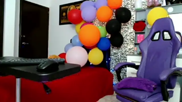 sexy bunny hot online show from June 18, 2026, 5:06 pm