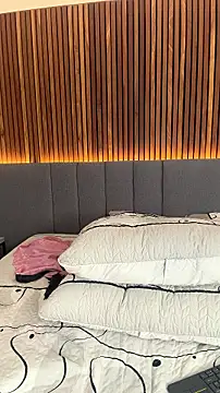 EmiilyAdams  online show from July 4, 2026, 9:43 pm
