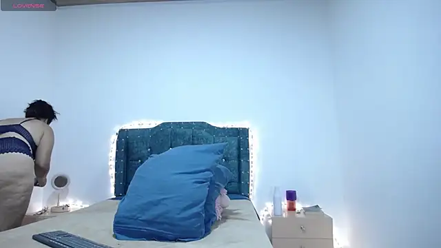 Snapshot of sofiamature01 chatting on December 10, 2024, 9:11 pm sofiamature01 online show from December 10, 2024, 9:11 pm