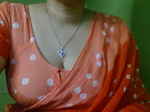 LOVERIAKOL online show from February 24, 2026, 6:50 pm