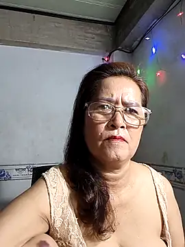 Snapshot of phnz chatting on April 18, 2026, 9:04 pm phnz online show from April 18, 2026, 9:04 pm