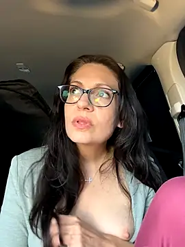 Snapshot of BeautifulMesss chatting on October 13, 2025, 8:31 pm BeautifulMesss online show from October 13, 2025, 8:31 pm