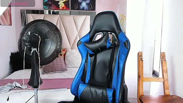 Backsex boy online show from March 6, 2025, 6:16 pm