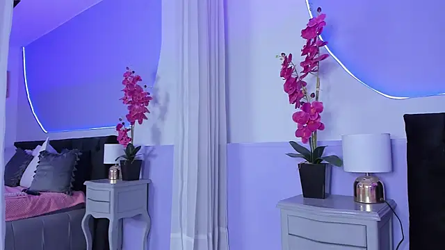 Julieta Cortes   online show from January 23, 2025, 2:50 pm