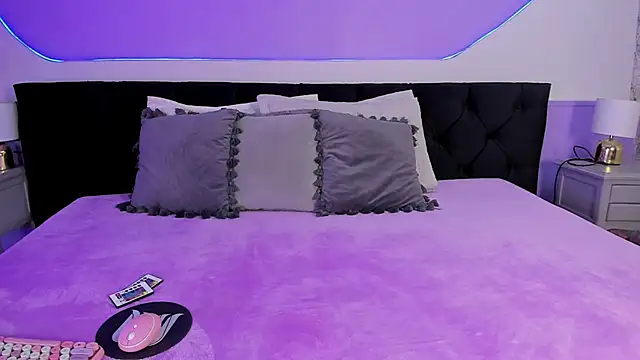 Julieta Cortes   online show from September 20, 2025, 11:55 am