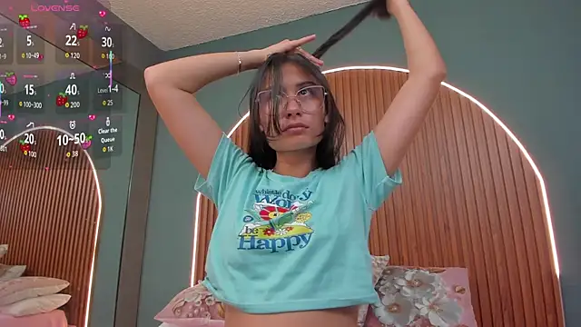 NayeCloud online show from December 4, 2025, 3:49 am