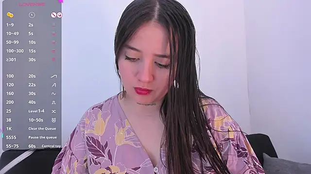 Sabrina Lennox online show from June 17, 2026, 6:31 pm