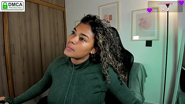 Snapshot of aleja_montiel__ chatting on November 12, 2025, 1:00 pm aleja montiel online show from November 12, 2025, 1:00 pm