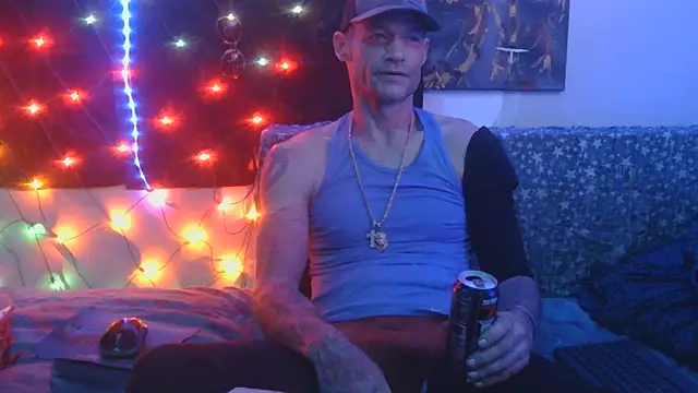 TheOneYouLove69 online show from November 3, 2025, 4:47 am