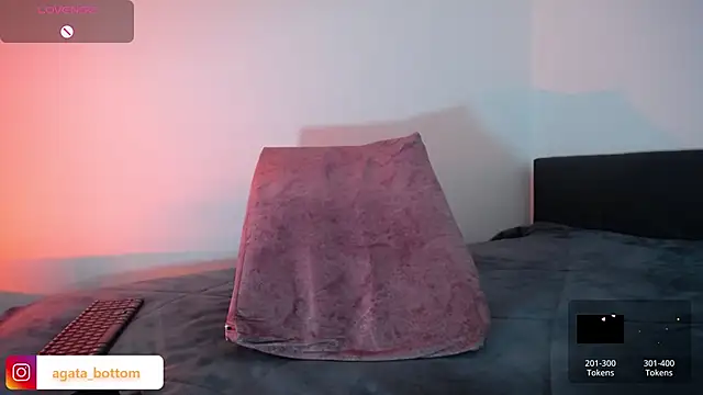 Snapshot of NewAgatha_Bolton chatting on November 12, 2025, 5:35 pm NewAgatha Bolton online show from November 12, 2025, 5:35 pm