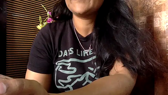 Snapshot of HaaniKaur chatting on February 16, 2026, 8:54 am HaaniKaur online show from February 16, 2026, 8:54 am