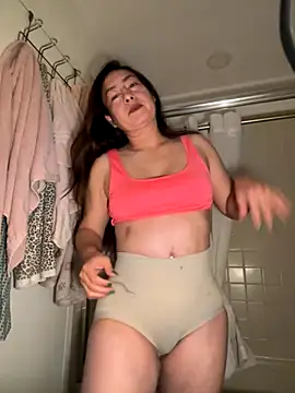 xLadyScarlettx online show from November 28, 2025, 3:42 am