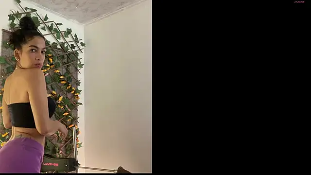 sara smith45 online show from December 26, 2024, 8:00 pm