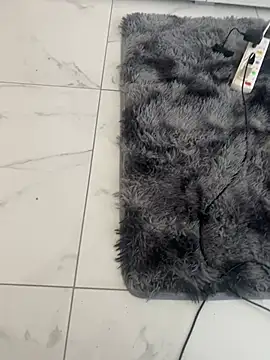 Snapshot of Lucom23 chatting on April 19, 2026, 12:15 pm Lucom23 online show from April 19, 2026, 12:15 pm