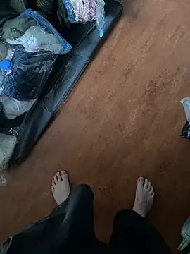 Snapshot of benoithot chatting on September 25, 2025, 4:32 pm benoithot online show from September 25, 2025, 4:32 pm