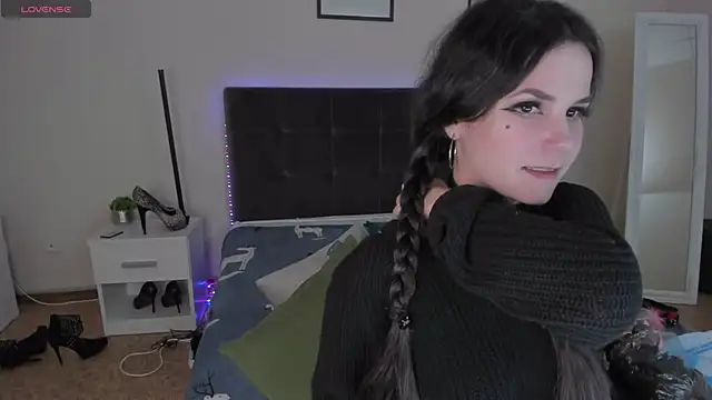 Snapshot of CassieEvans chatting on December 6, 2024, 6:48 am CassieEvans online show from December 6, 2024, 6:48 am