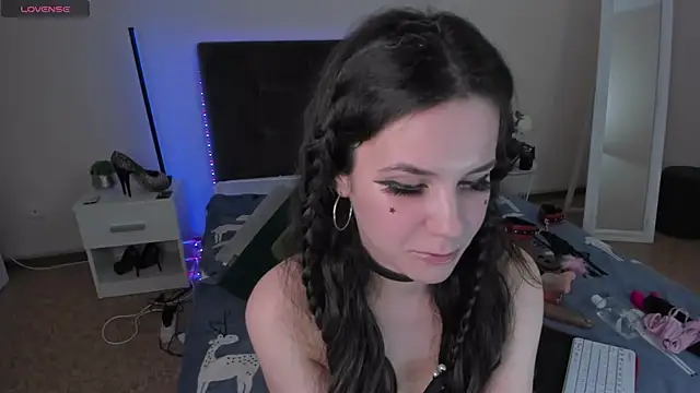 Snapshot of CassieEvans chatting on December 13, 2024, 12:50 pm CassieEvans online show from December 13, 2024, 12:50 pm