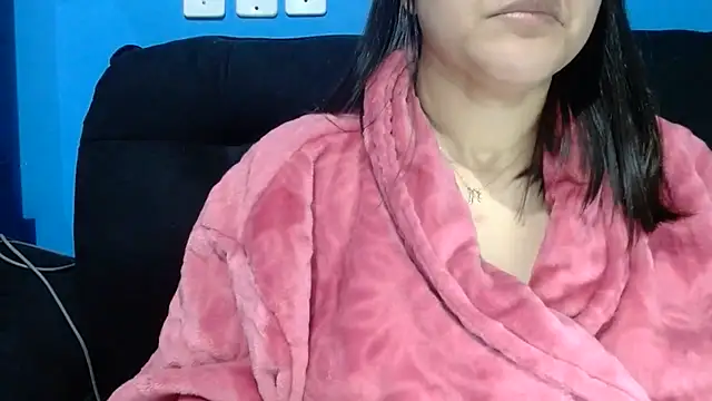 luckygirl111 online show from June 10, 2026, 4:39 pm