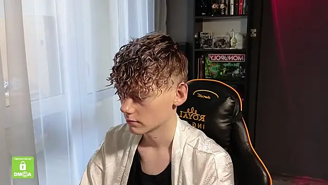 Keytaro online show from November 9, 2025, 12:14 pm