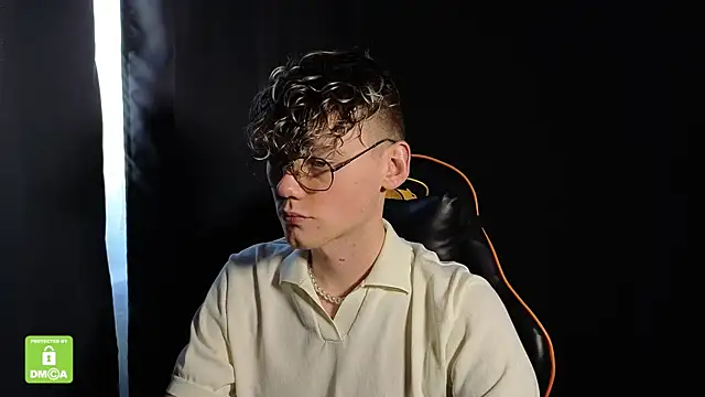 Snapshot of Keytaro chatting on January 7, 2026, 11:12 am Keytaro online show from January 7, 2026, 11:12 am