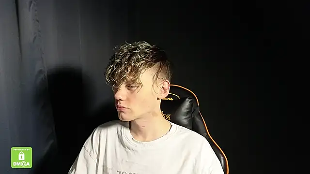 Snapshot of Keytaro chatting on January 12, 2026, 10:26 pm Keytaro online show from January 12, 2026, 10:26 pm